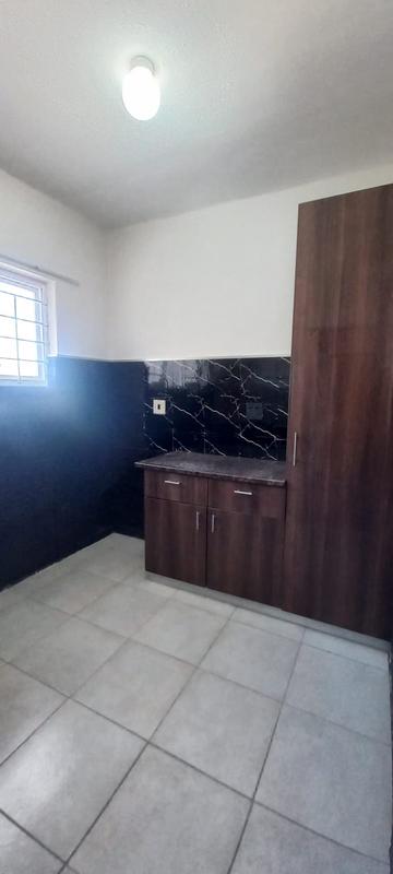 To Let 1 Bedroom Property for Rent in Goodwood Central Western Cape